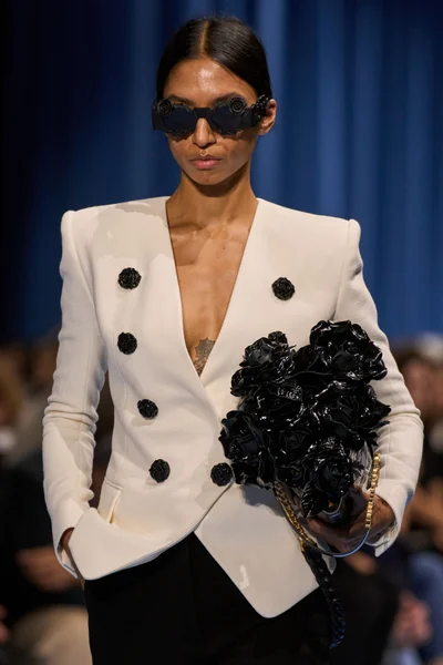 Look 14